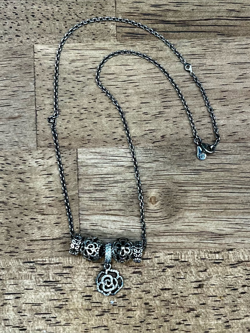 Pandora silver flower necklace